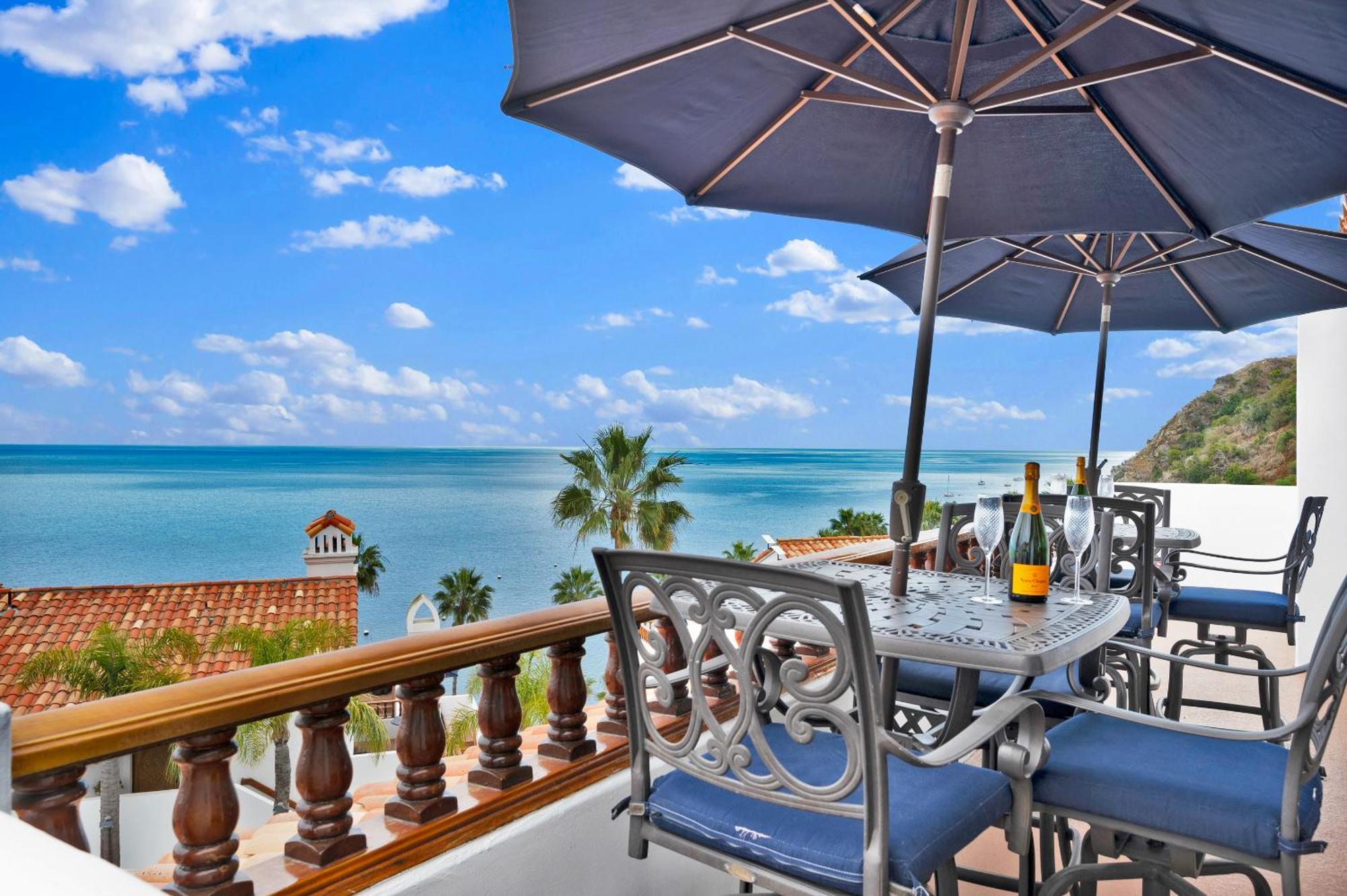 Gorgeous Oceanfront Villa With Panoramic Views Avalon Exteriör bild