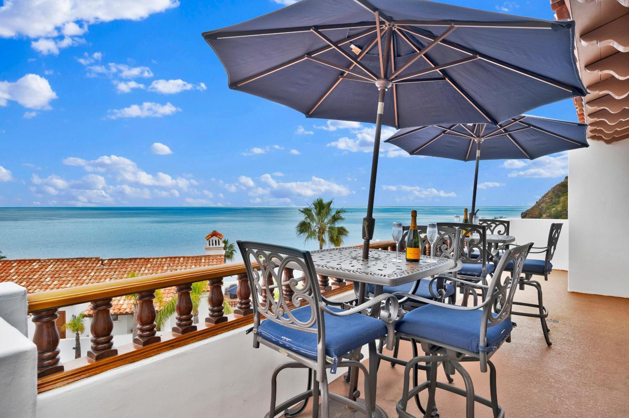 Gorgeous Oceanfront Villa With Panoramic Views Avalon Exteriör bild